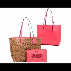 Authentic Coach reversible tote with wristlet